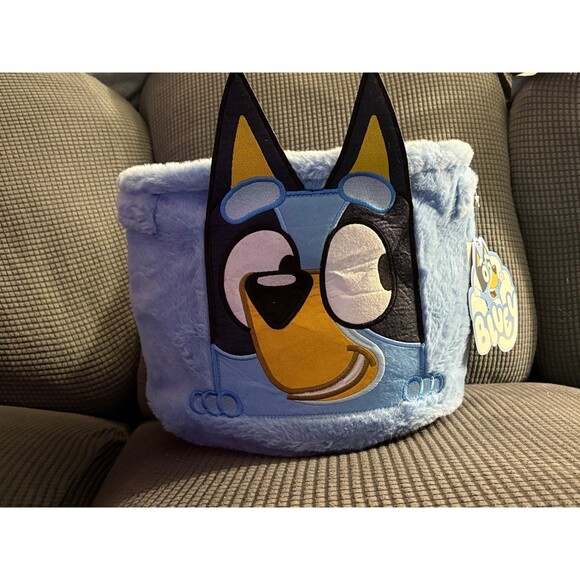 Bluey shaped storage bucket basket with handles NWT - Picture 1 of 6
